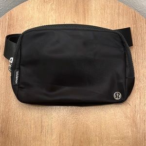 Lululemon Everywhere Belt Bag